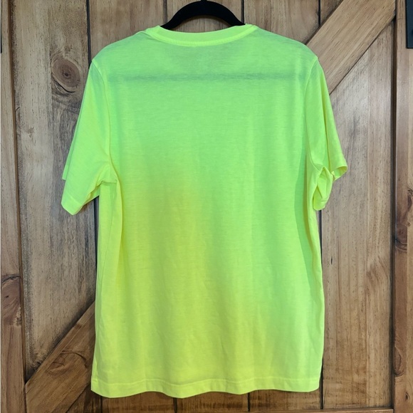 Athletic Works Men’s Neon Green Basic T-shirt - Size Medium - Picture 2 of 3